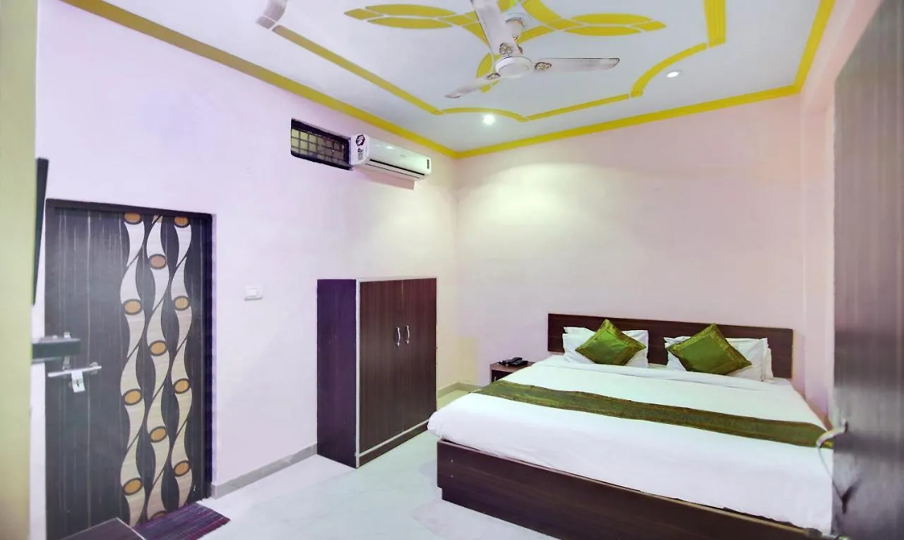 *** Inn Treebo Trip Banshi Hotel Agra  India