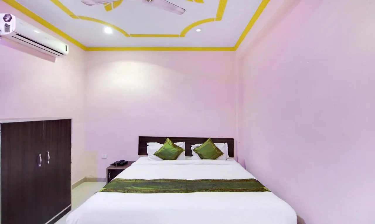 Treebo Trip Banshi Hotel Agra  India
