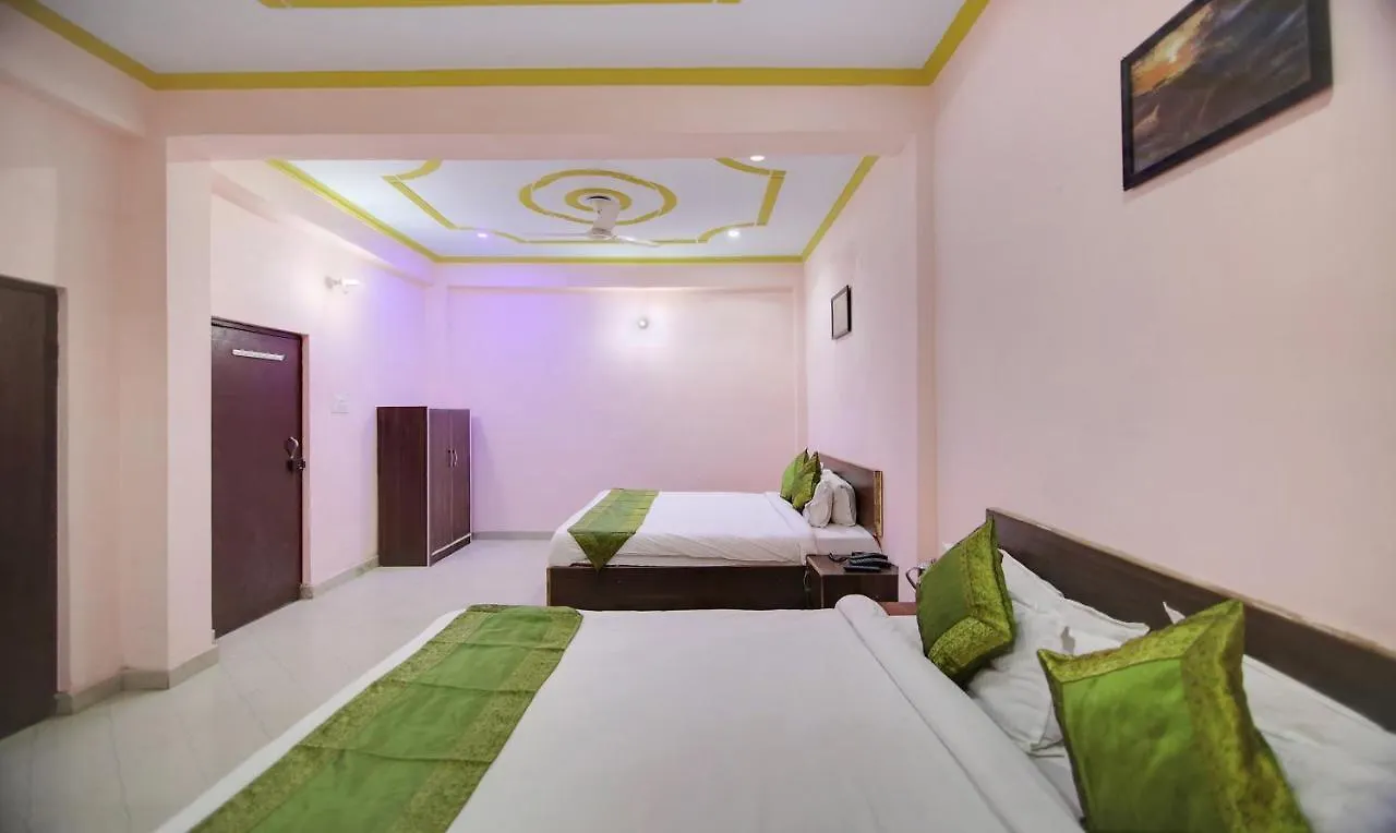 Treebo Trip Banshi Hotel Agra  3*, Agra (Uttar Pradesh) India
