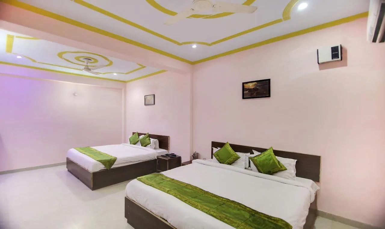 Treebo Trip Banshi Hotel Agra  3*, Agra (Uttar Pradesh)